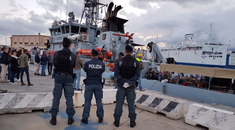 Messina: la polizia di stato arresta tre tunisini per violazione ... Polizia di immigrazione