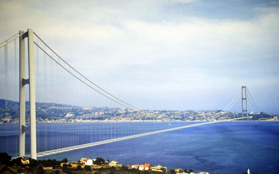 Ponte o tunnel, ora il governo riparte sullo Stretto di Messina. Sarà finanziato uno studio per Ponte o tunnel, ora il governo riparte sullo Stretto di Messina. Sarà finanziato uno studio per
