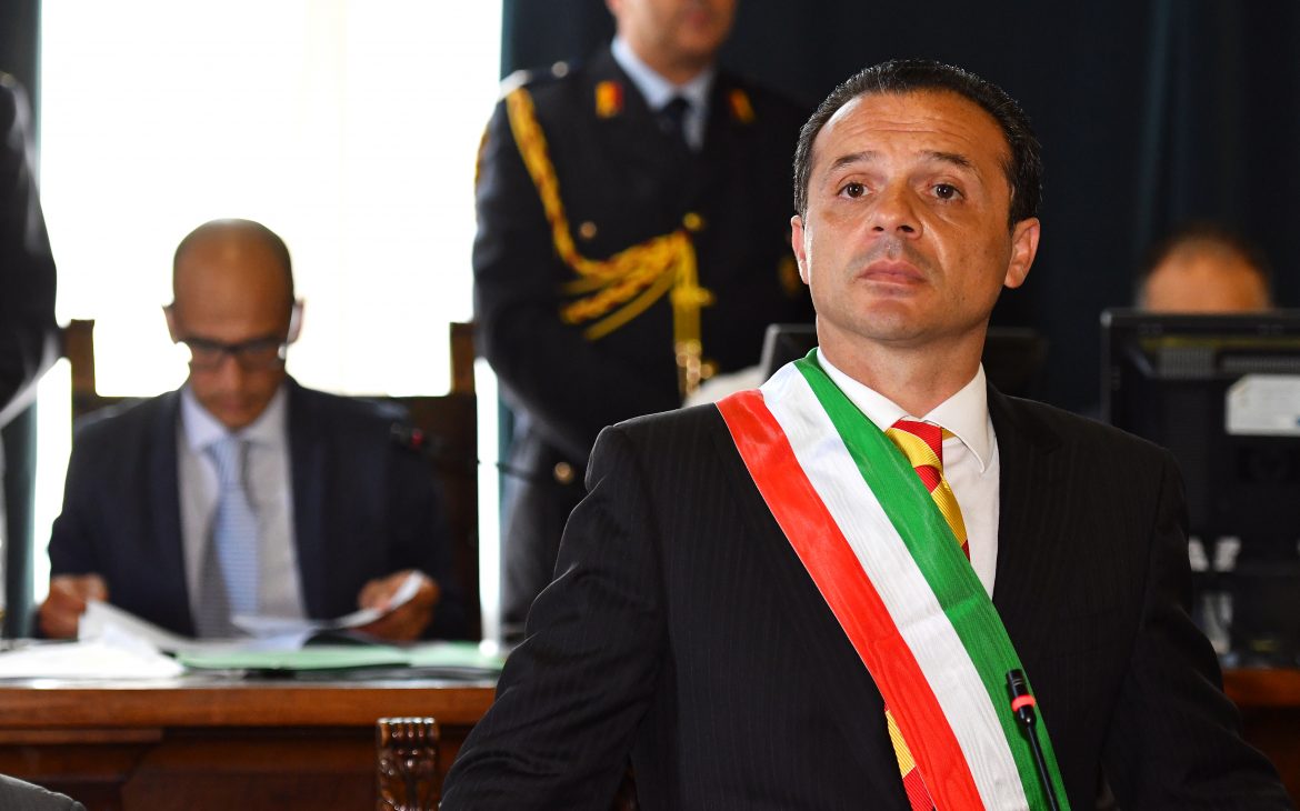 Messina, si dimette il sindaco De Luca$